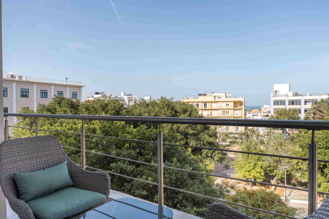 Phaedrus Living: Heraklion City View Flat Buitenkant foto